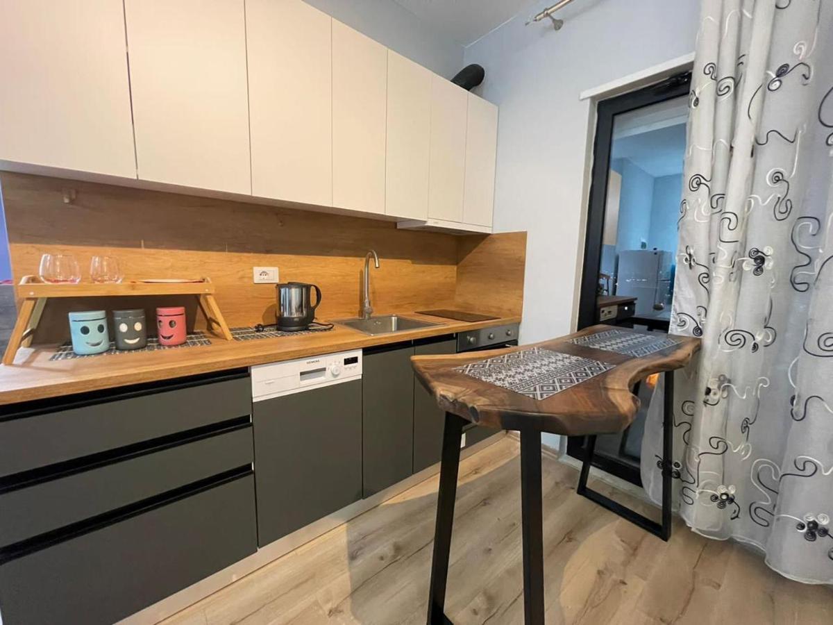 Center Tirana Goldi Apartment מראה חיצוני תמונה